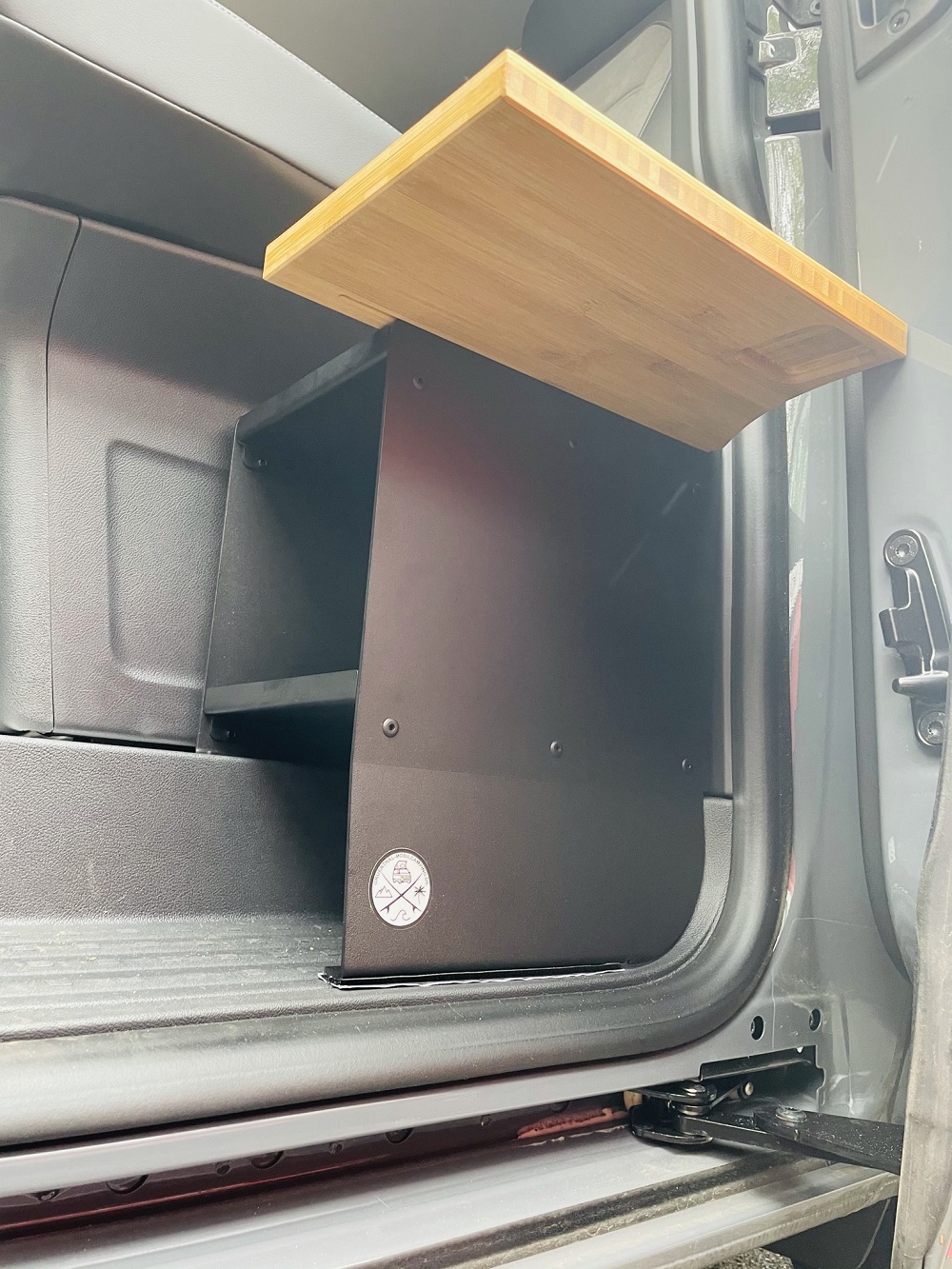 Schuhregal VW T5 T6 T6.1 LINKS für zweite Schiebetür – Mobilcamping