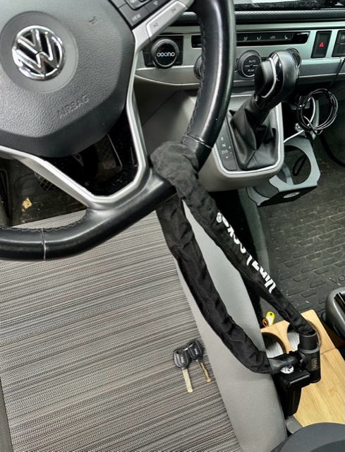 Universal Lenkradschloss Diebstahlsicherung - Stahlkabel Für Auto & SUV | 7 Farben Zur Wahl